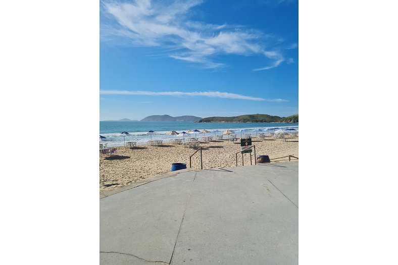 Apto Duplex, Peró - Cabo Frio. Conforto, Piscina, Beira Mar.