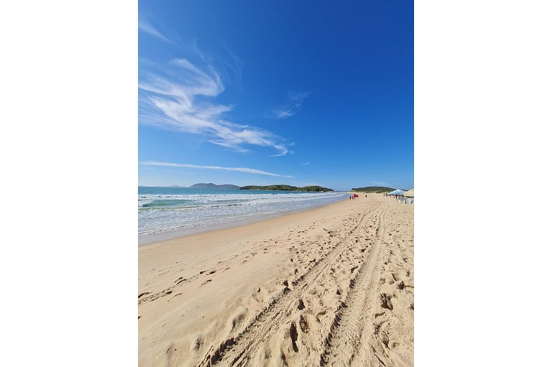 Apto Duplex, Peró - Cabo Frio. Conforto, Piscina, Beira Mar.