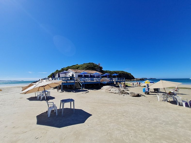 Apto Duplex, Peró - Cabo Frio. Conforto, Piscina, Beira Mar.