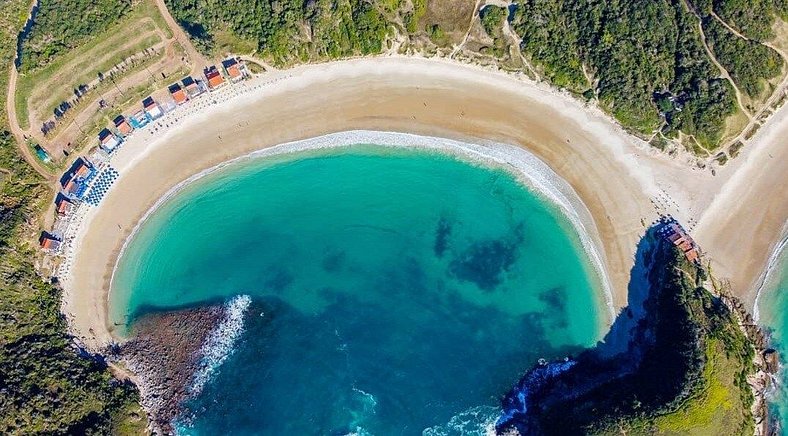 Apto Duplex, Peró - Cabo Frio. Conforto, Piscina, Beira Mar.