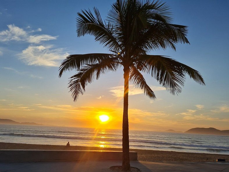 Apto Duplex, Peró - Cabo Frio. Conforto, Piscina, Beira Mar.